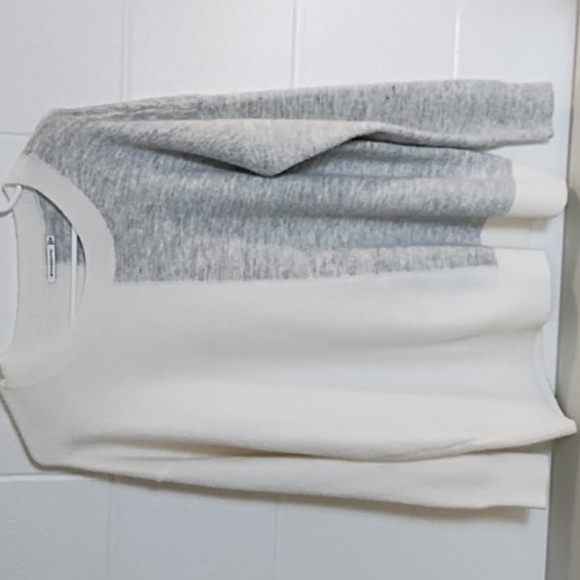 Staccato Winter White Gray Marled Color Blocked Casual Crewneck Sweater - Picture 9 of 10